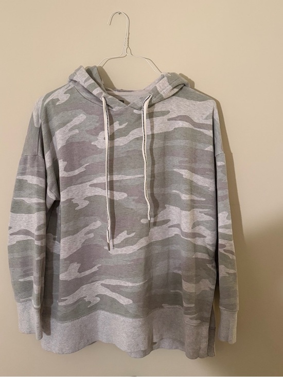 aerie Tops - aerie Light Gray & Sage Camo Hooded Pullover, Hoodie, Size Medium NWOT